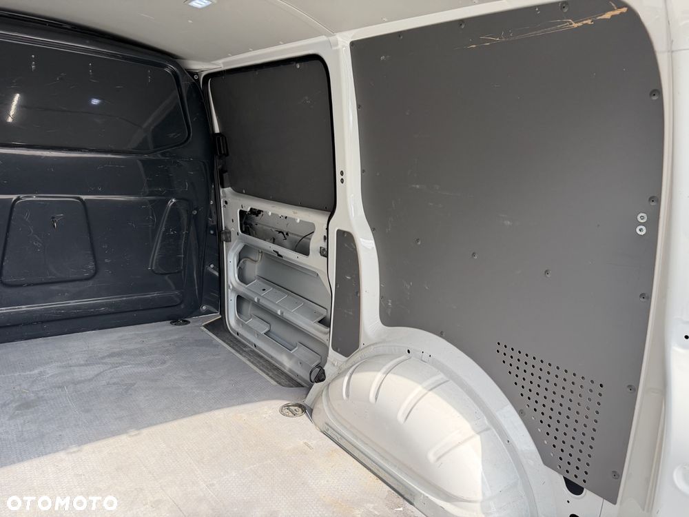 Volkswagen Transporter - 26