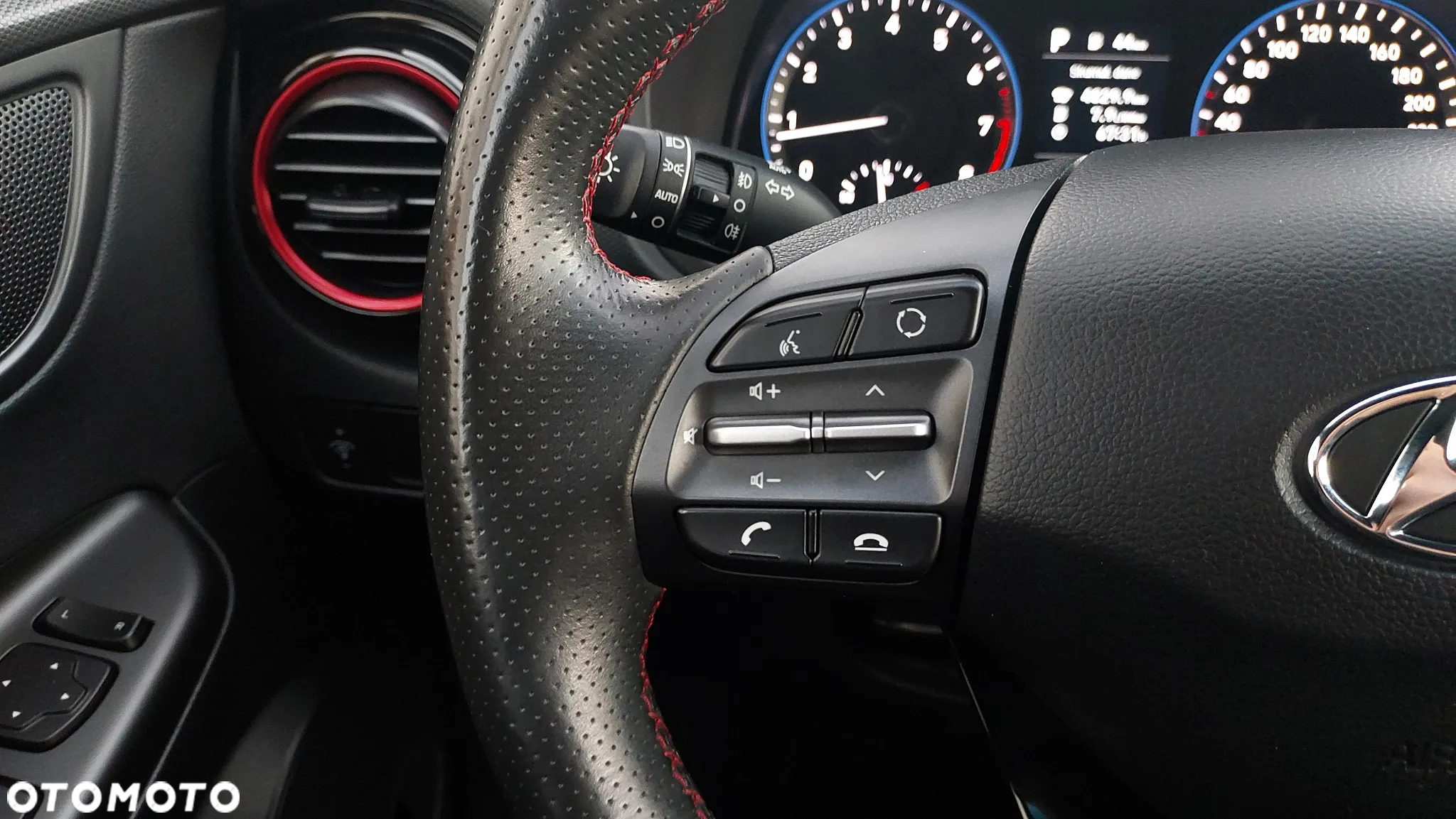 Hyundai Kona 1.6 T-GDI Premium DCT - 18