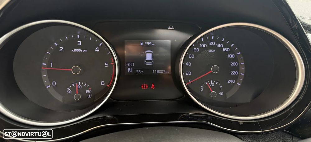 Kia Ceed SW 1.6 CRDi MHEV Drive+SRF - 17