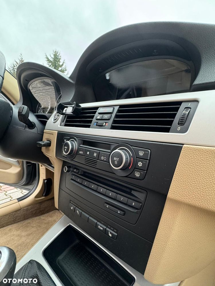 BMW Seria 3 320d - 15