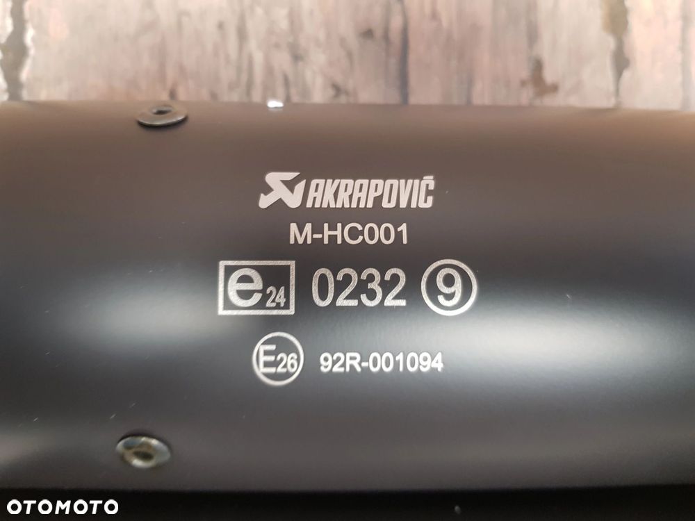 Fabrycznie nowe tłumiki Akrapovic Harley Davidson Fat Boy S-HDSTSO3-HB - 10