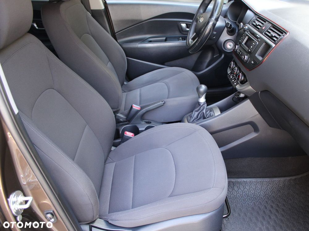 Kia Rio - 15