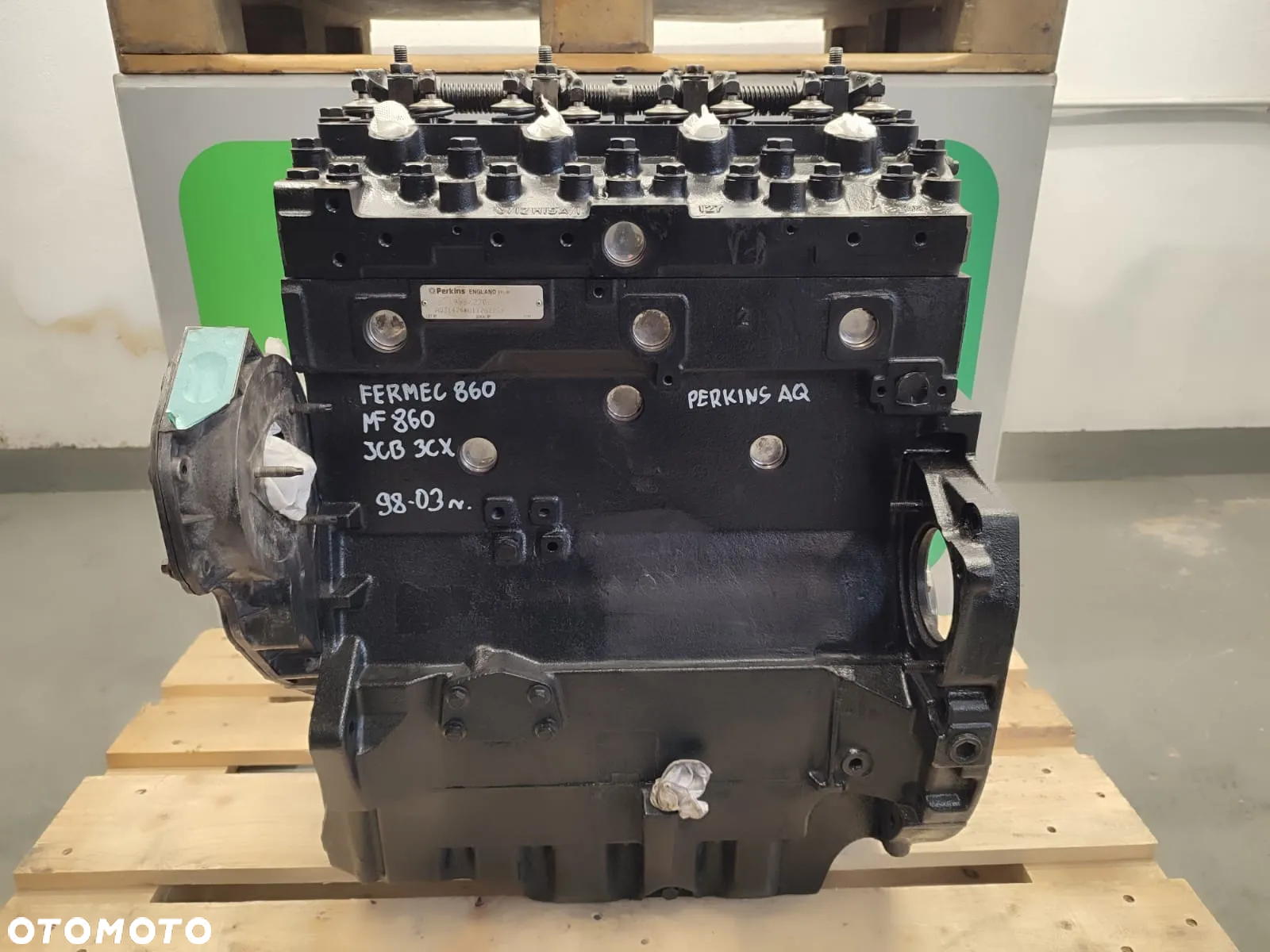 Słupek silnika Perkins AQ31424 - 2