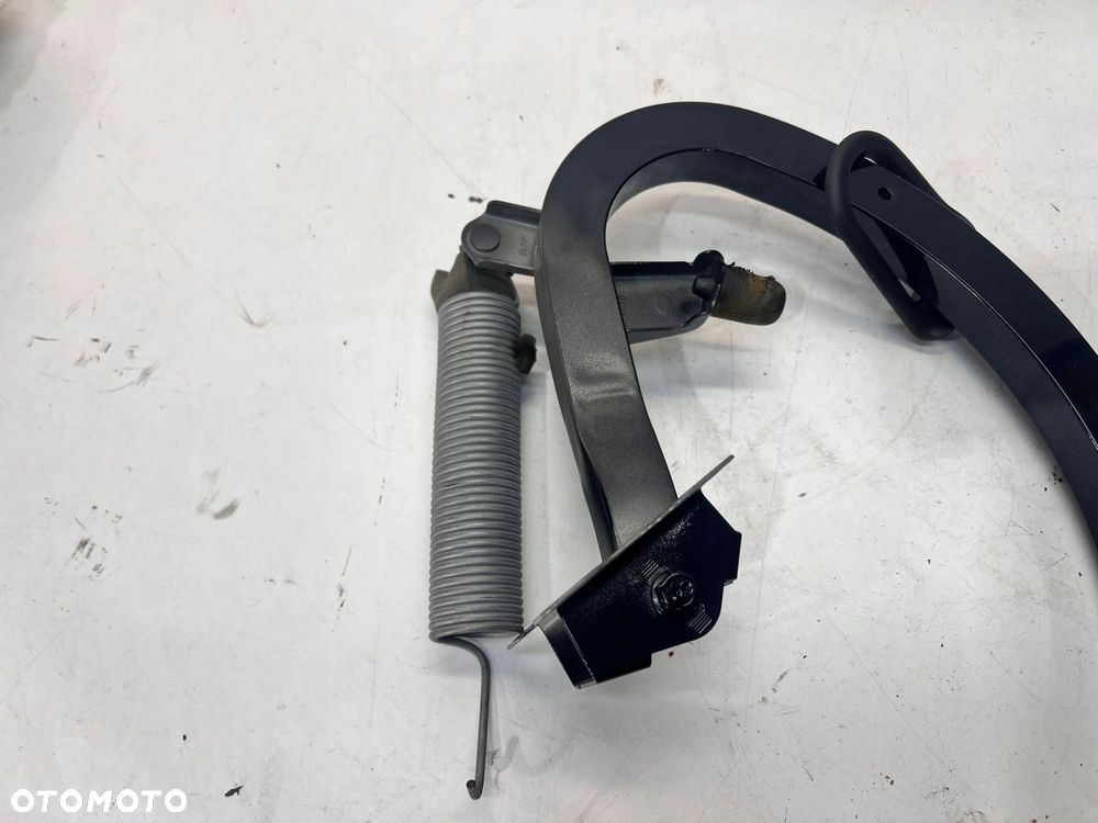 ZAWIAS KLAPY LEWY TYŁ SEDAN AUDI A4 B9 8W5827301A - 3