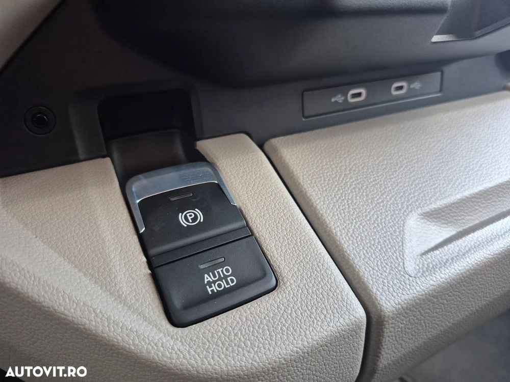 Volkswagen Multivan - 19