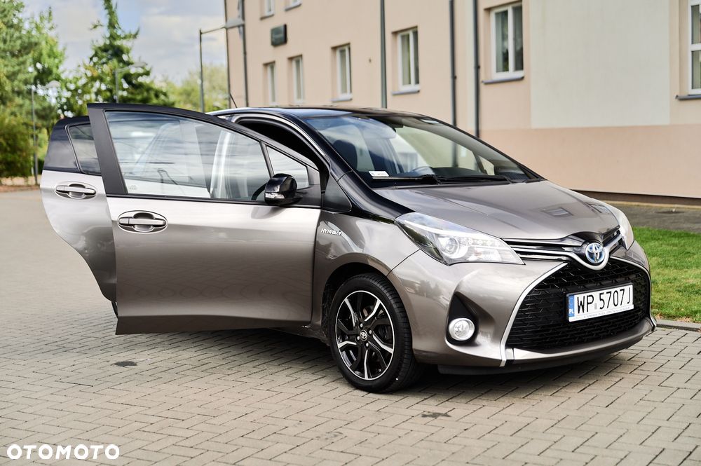 Toyota Yaris Hybrid 100 Selection Passion - 22
