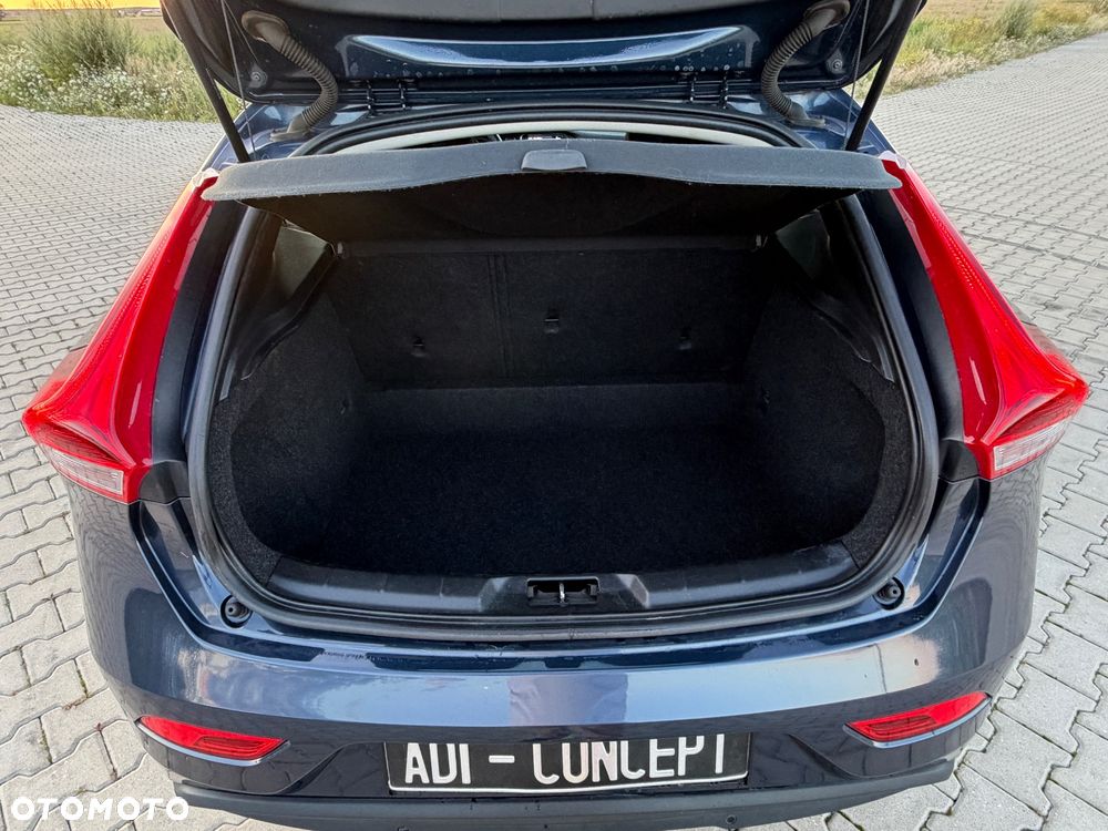 Volvo V40 D2 Momentum - 11