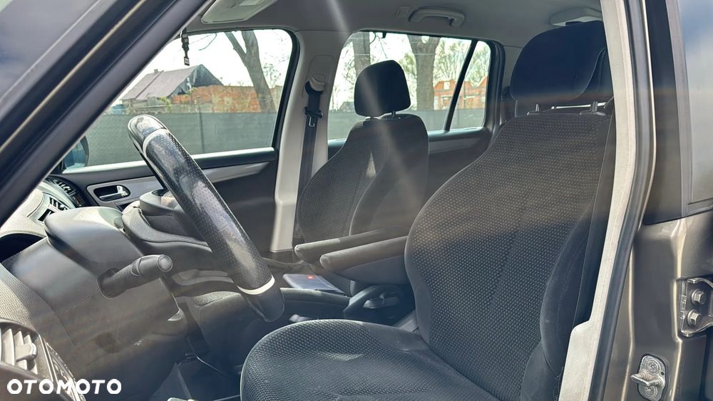 Citroën C4 Grand Picasso 1.8 16V Advance - 12