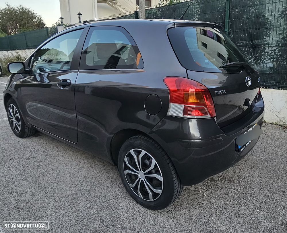 Toyota Yaris 1.0 VVT-i AC Manual - 2