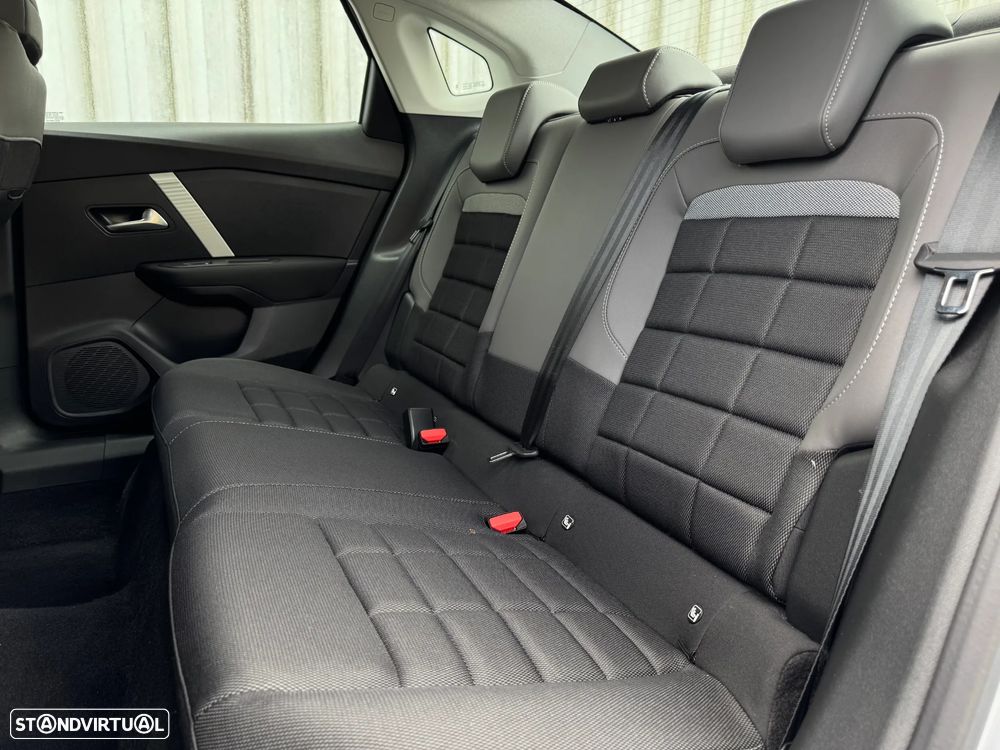 Citroën C4 1.2 Hybrid Plus e-DSC6 - 34