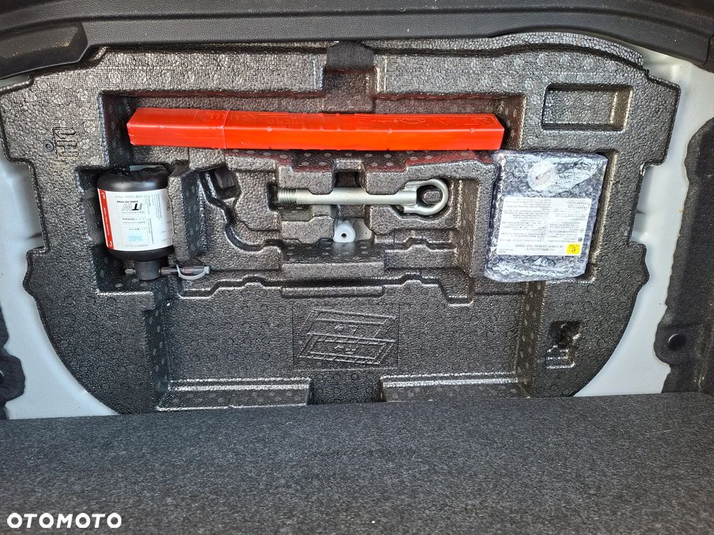 Toyota Corolla 1.8 Hybrid Comfort - 17