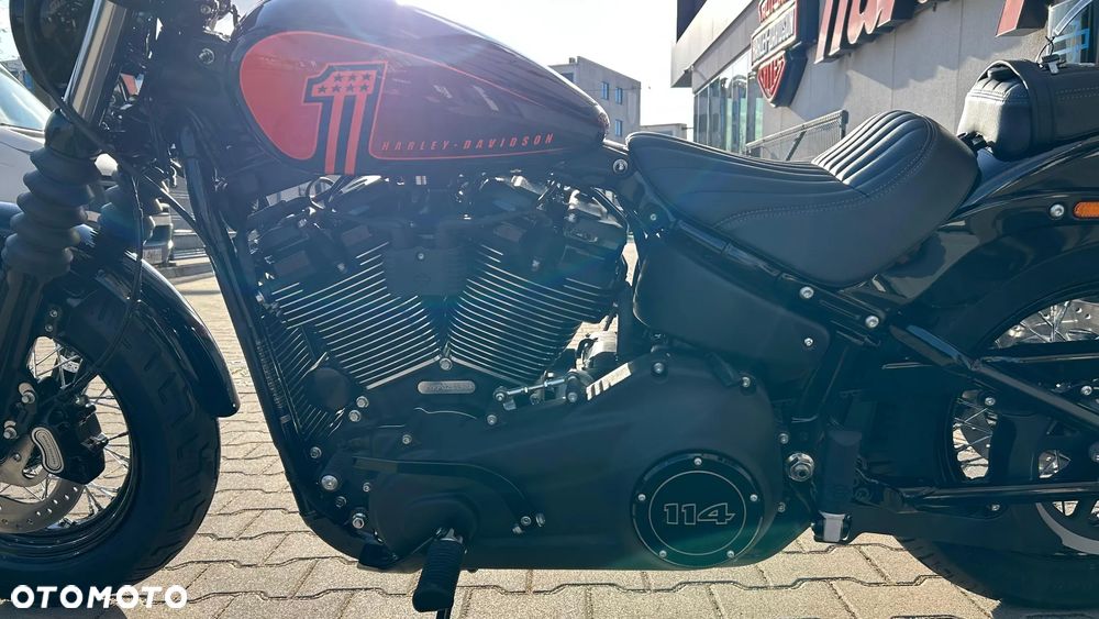 Harley-Davidson Softail Street Bob - 12