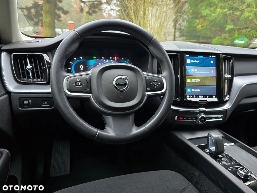 Volvo XC 60 B4 B Momentum Pro - 18