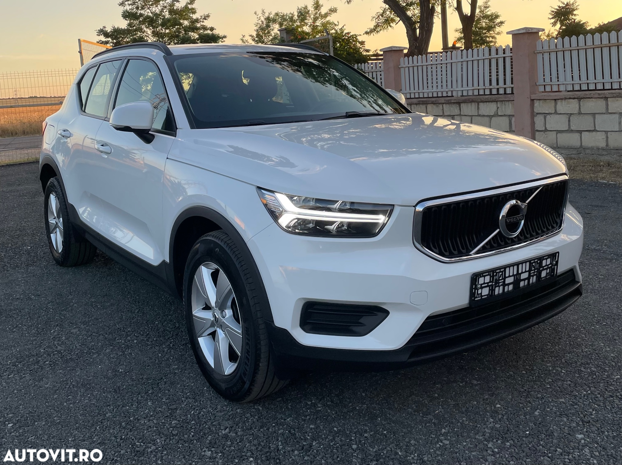Volvo XC 40 T2 AT8 Momentum - 2
