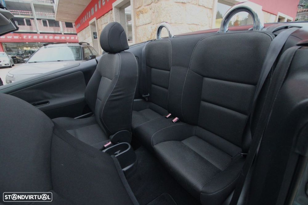 Peugeot 207 CC 1.6 HDi FAP - 14