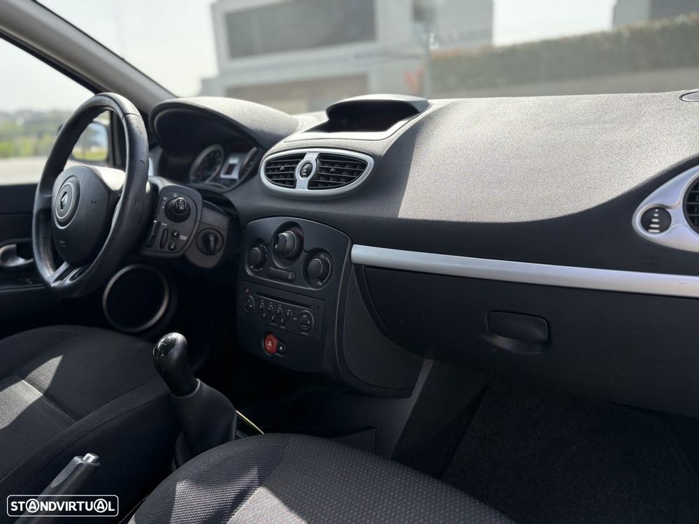 Renault Clio 1.2 16V Dynamique - 8