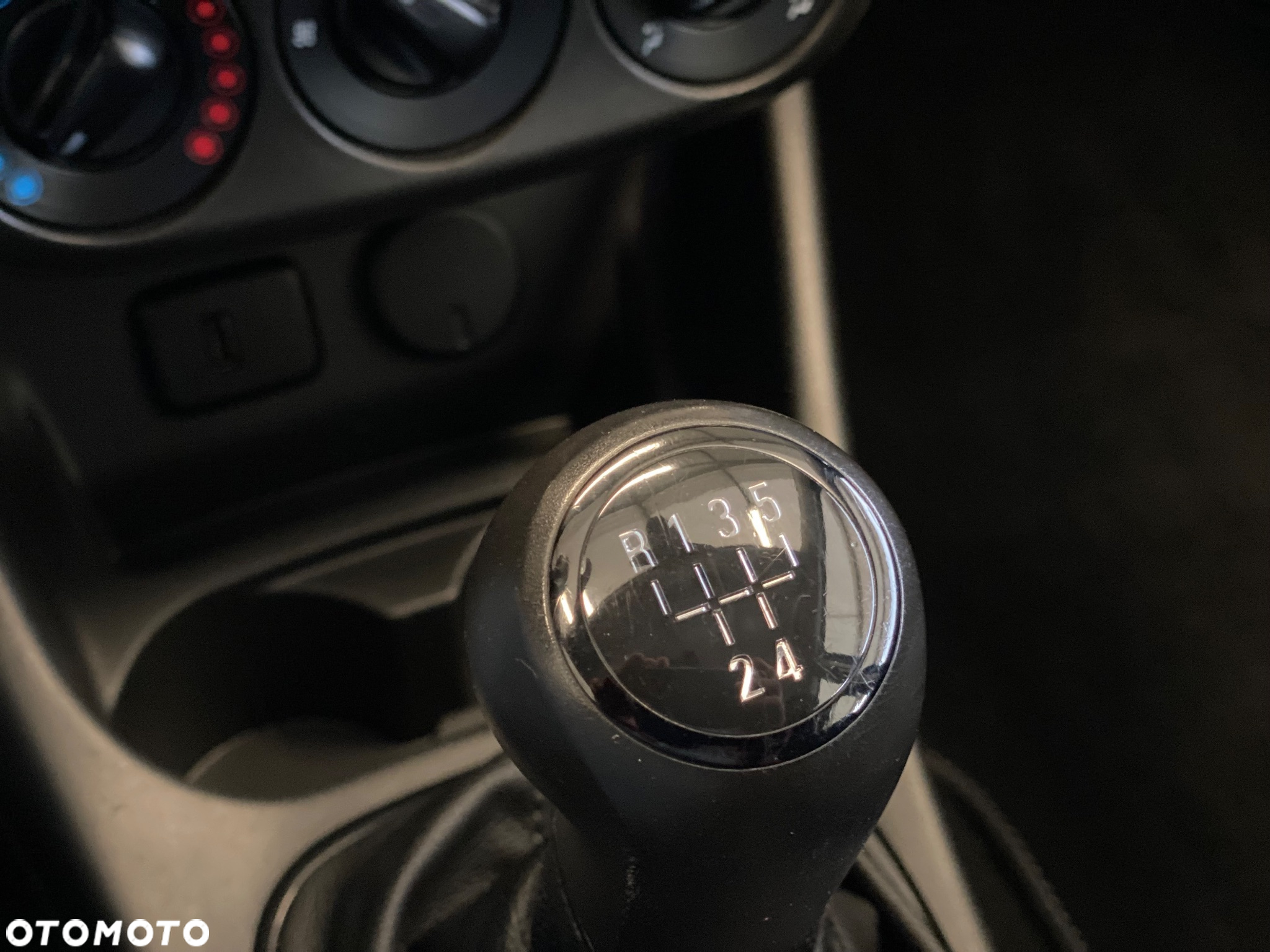 Opel Corsa 1.2 Cosmo - 26