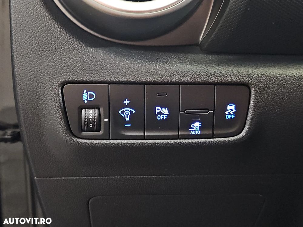 Hyundai KONA - 16