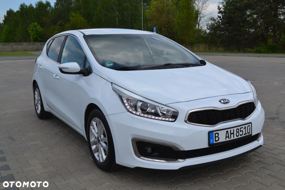 Kia Ceed - 16