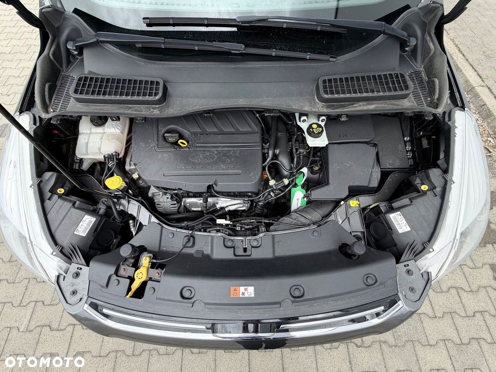 Ford Kuga 1.5 EcoBoost 2x4 Titanium - 16