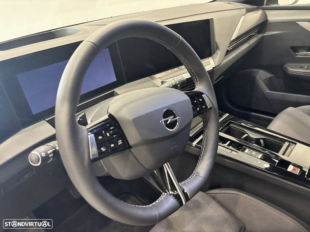 Opel Astra 1.2 T GS Aut. - 12