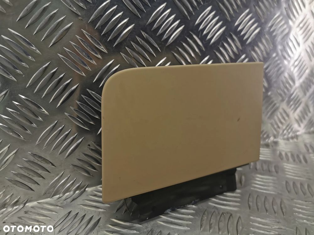 VW TOUAREG 7L 03-09R SCHOWEK POPIELNICZKA TYL JASNA KREMOWA BEZOWA PRAWA 7L6857952 - 4