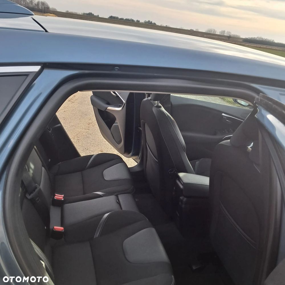 Volvo V40 D2 Momentum - 23