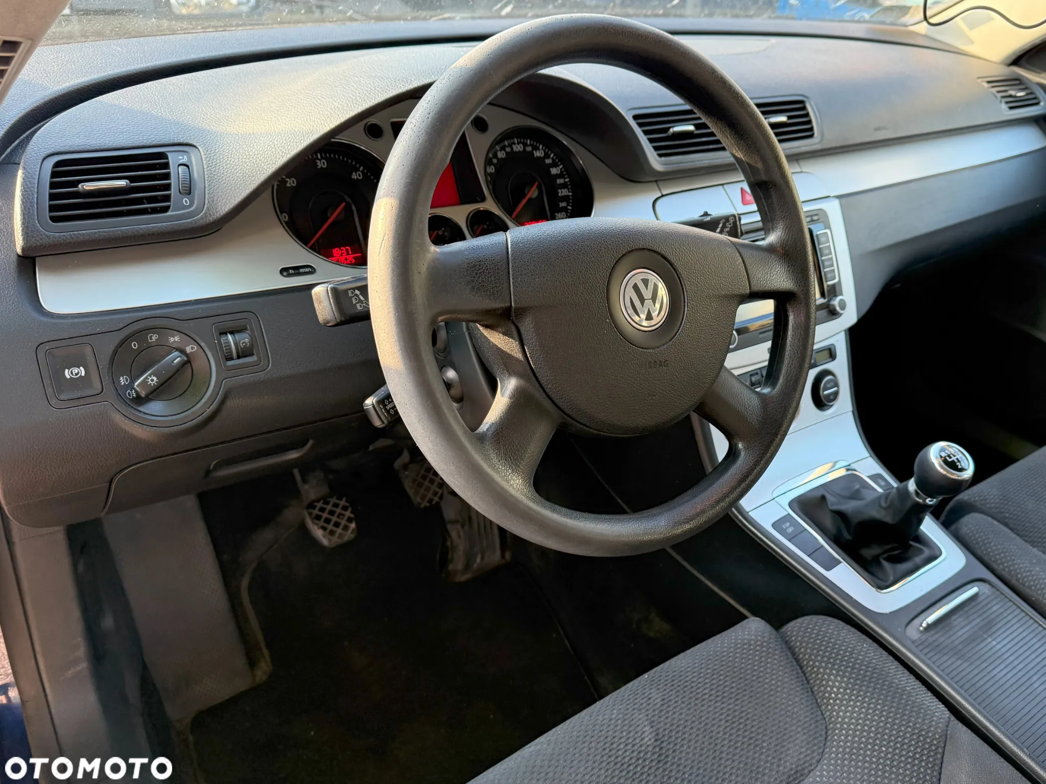 Volkswagen Passat 2.0 TDI Comfortline - 14