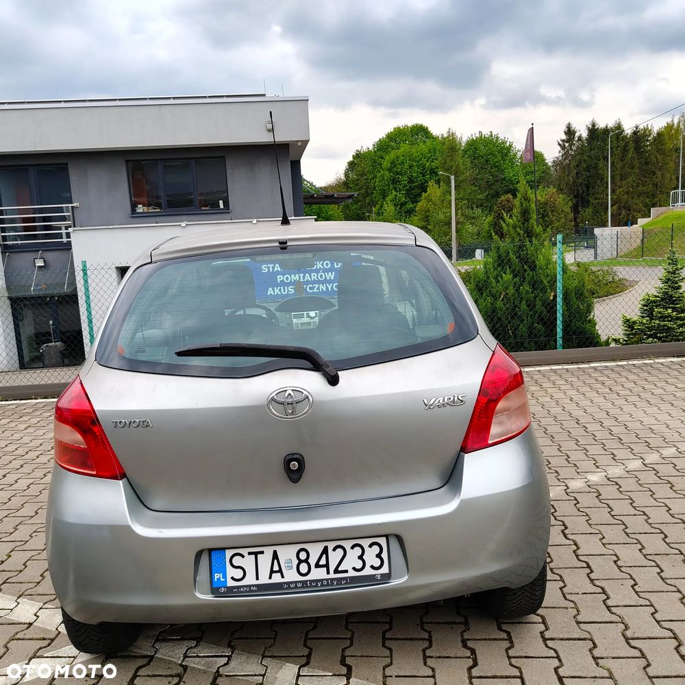 Toyota Yaris 1.3 Luna - 4