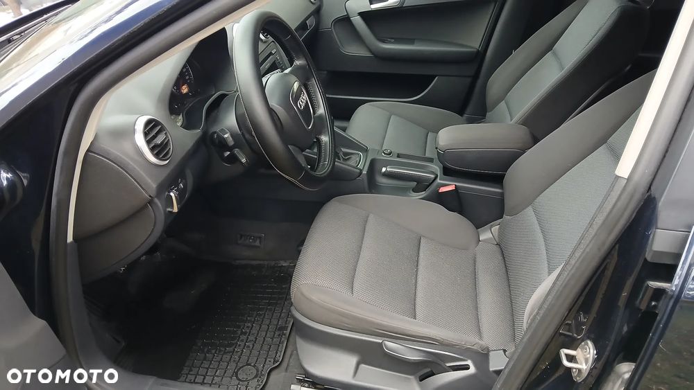 Audi A3 Sportback 1.6 TDI DPF Ambition - 16