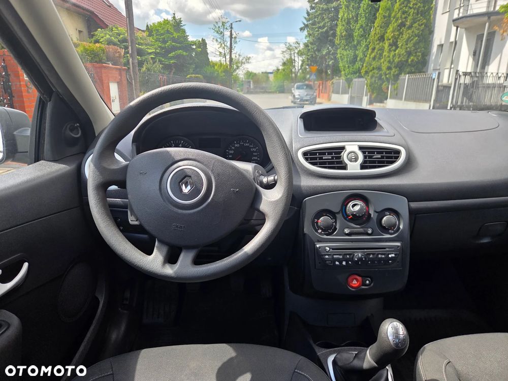 Renault Clio - 19