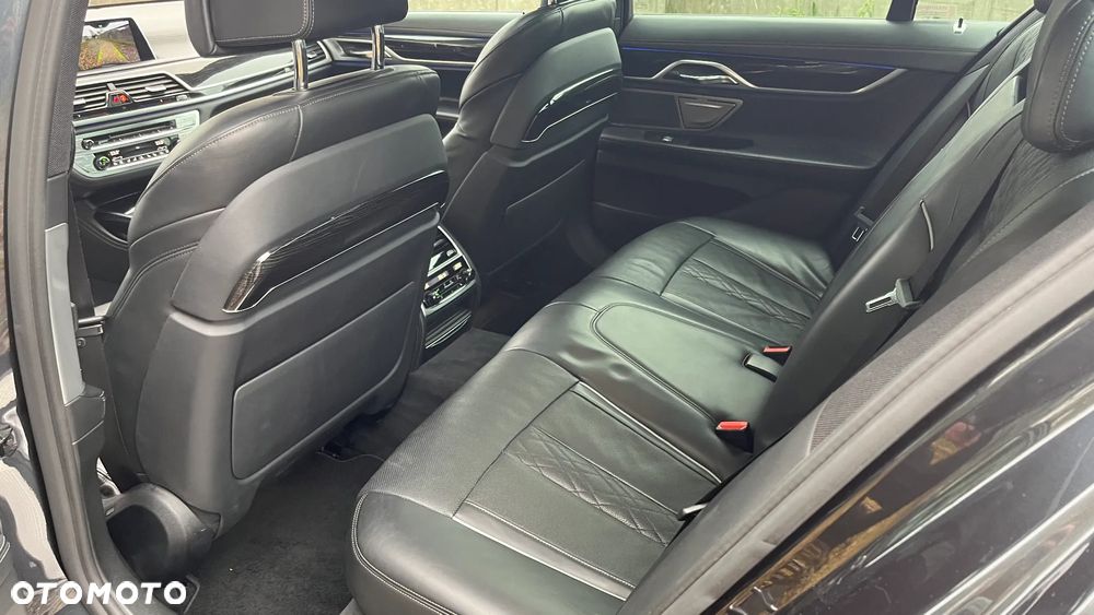 BMW Seria 7 740d xDrive - 22