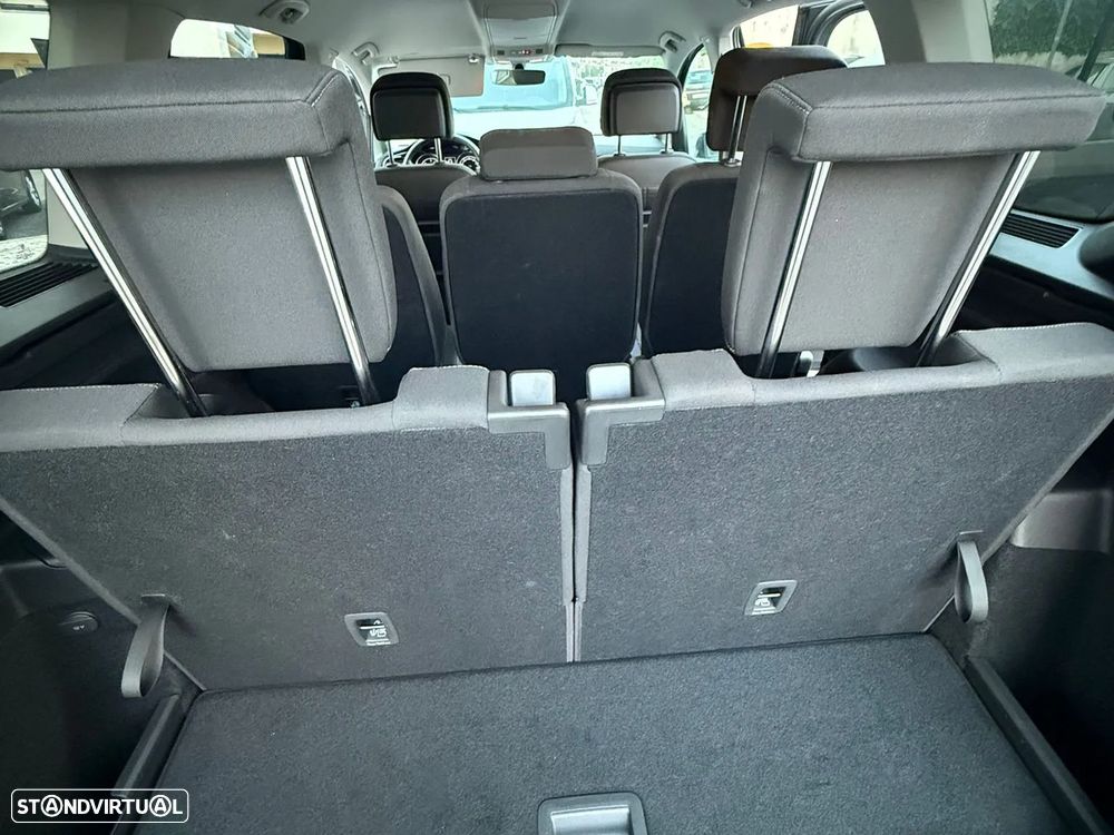 VW Touran 2.0 TDI Confortline - 31