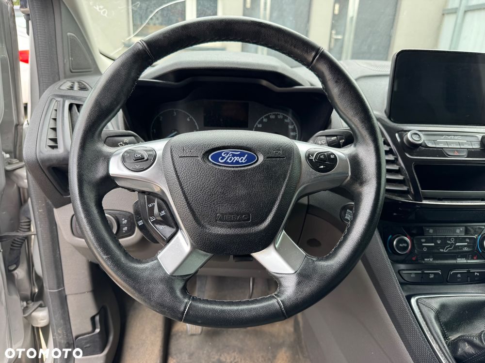 Ford Tourneo Connect - 13
