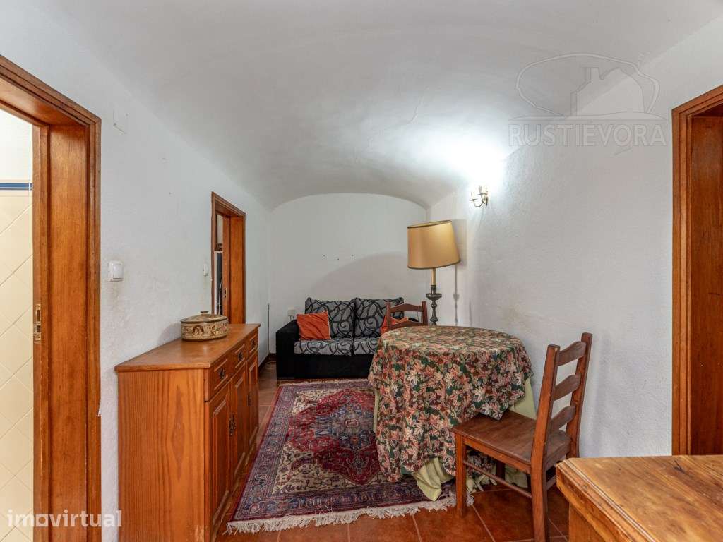 Apartamento T2, 1° andar mobilado e equipado - Grande imagem: 2/13