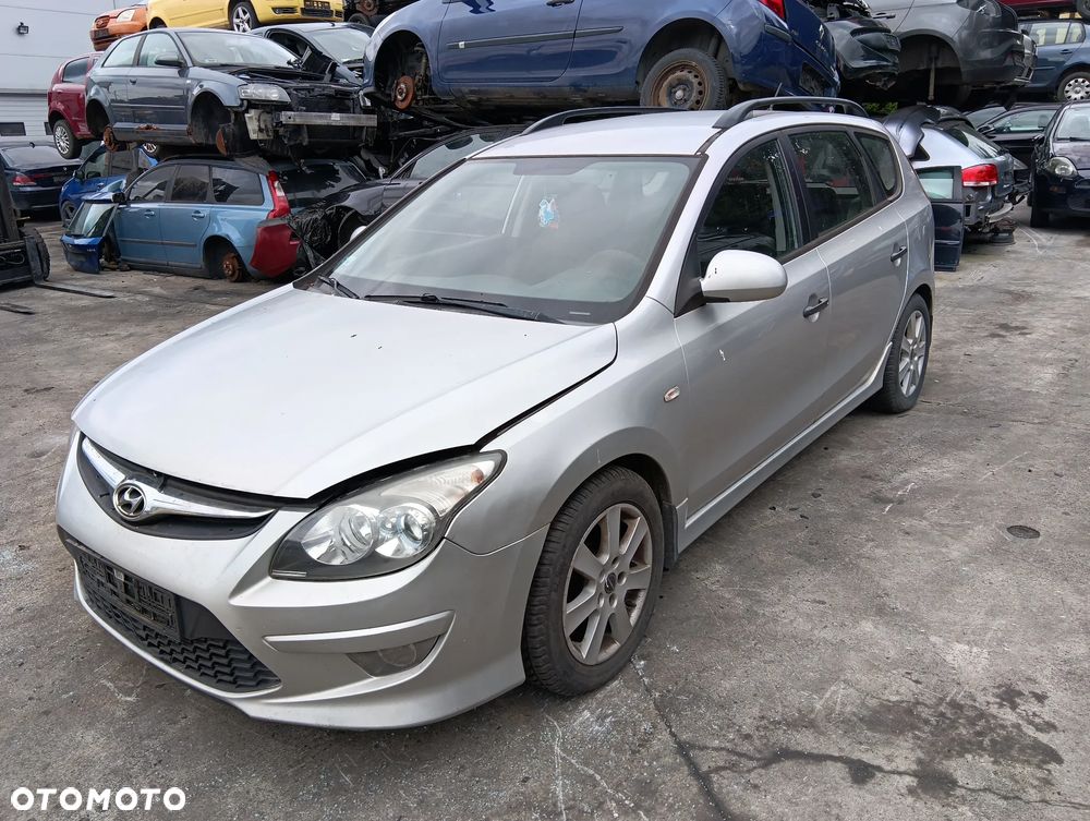 *HYUNDAI I30 CW* Samochód na części - 1