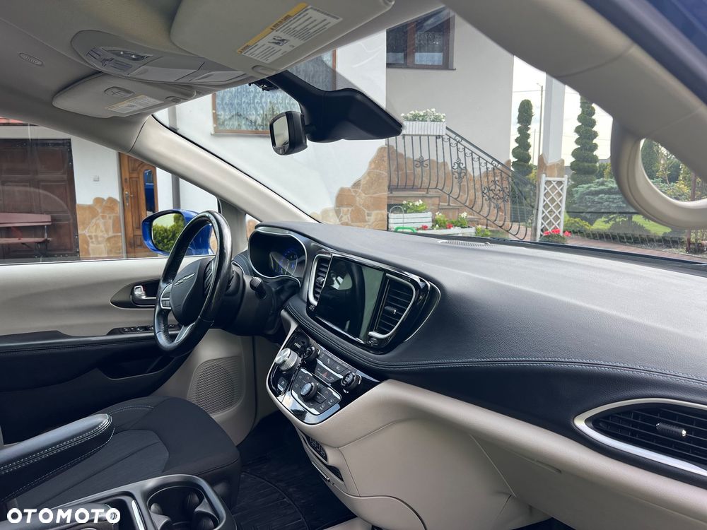 Chrysler Pacifica - 20