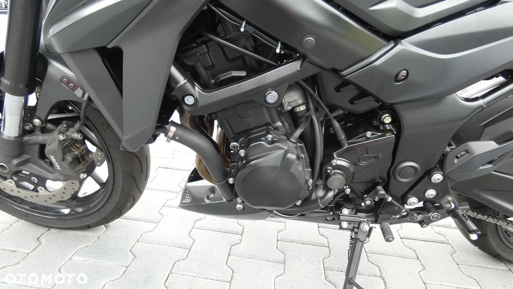 Suzuki GSX - 14