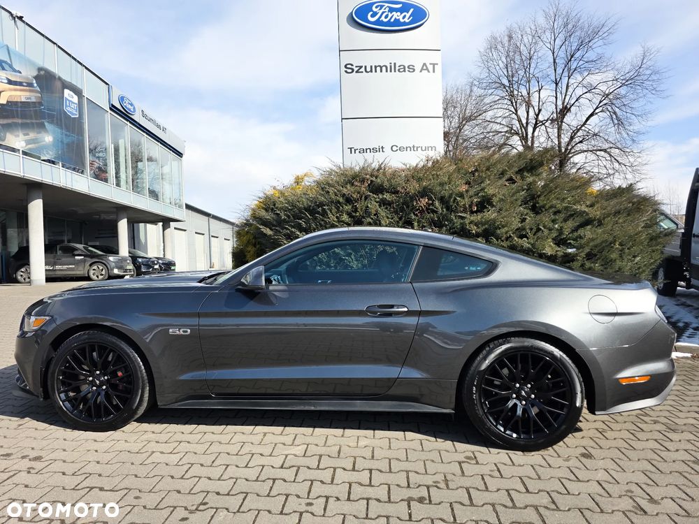 Ford Mustang - 4