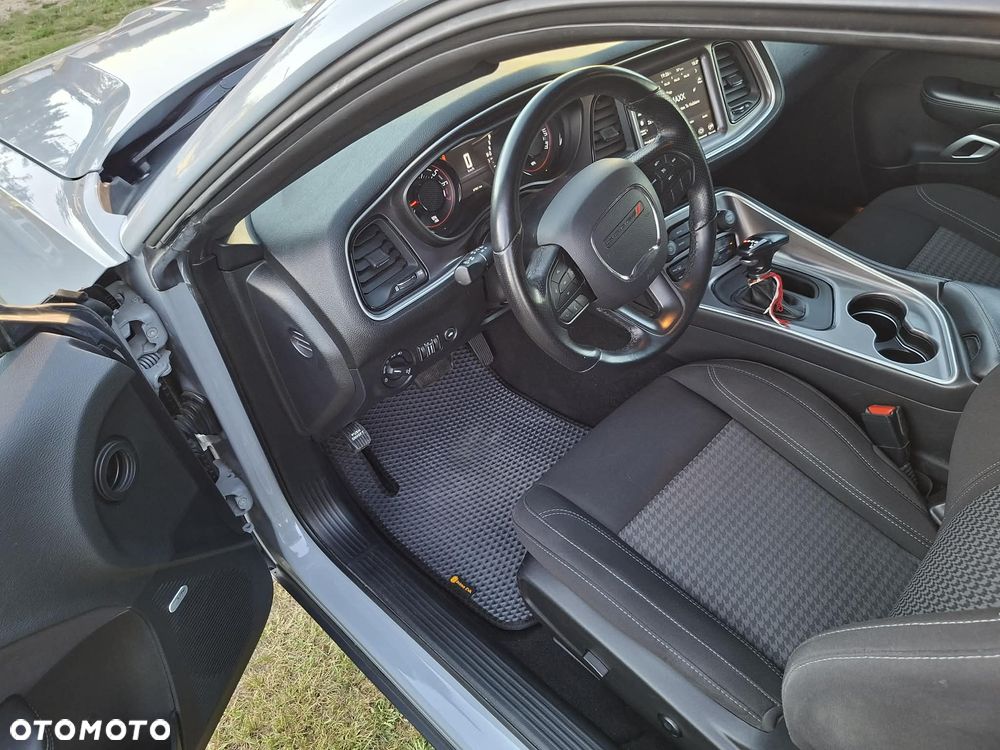 Dodge Challenger 3.6 SXT - 12