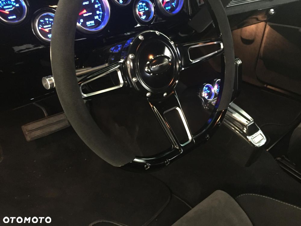 Dodge Challenger - 17