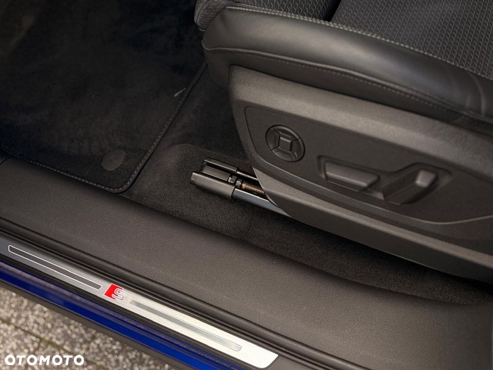 Audi Q8 Sportback e-tron - 16