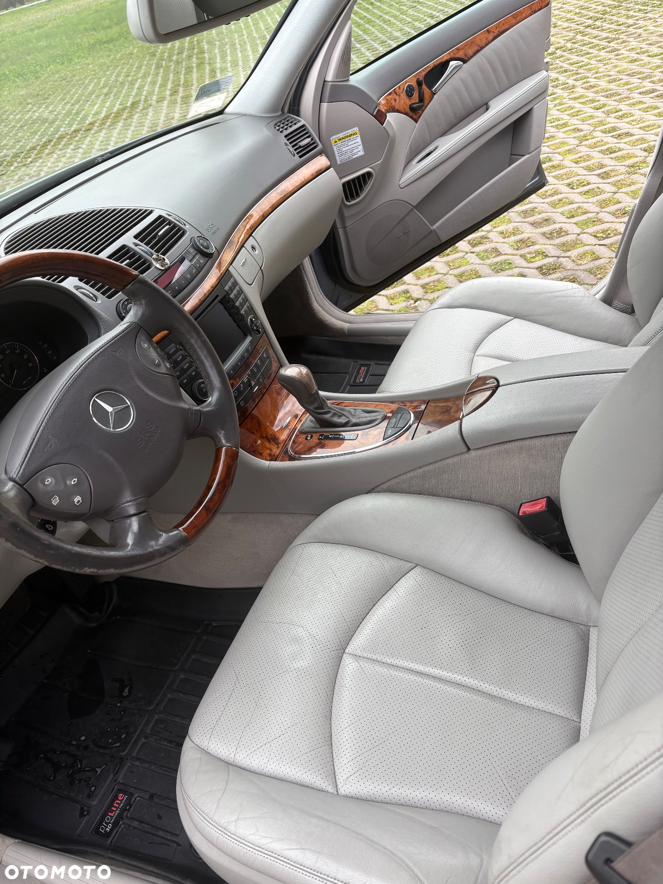 Mercedes-Benz Klasa E 500 4-Matic T Elegance - 9