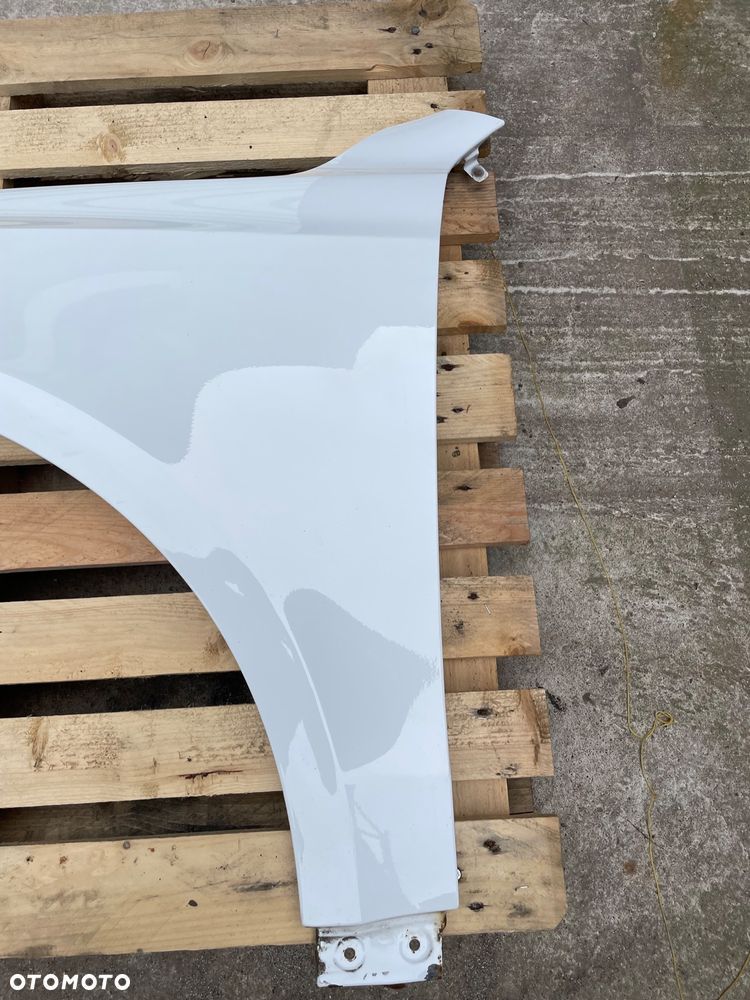 BŁOTNIK LEWY PRZÓD PRZEDNI AUDI Q5 I 8R0 BIAŁY - 2