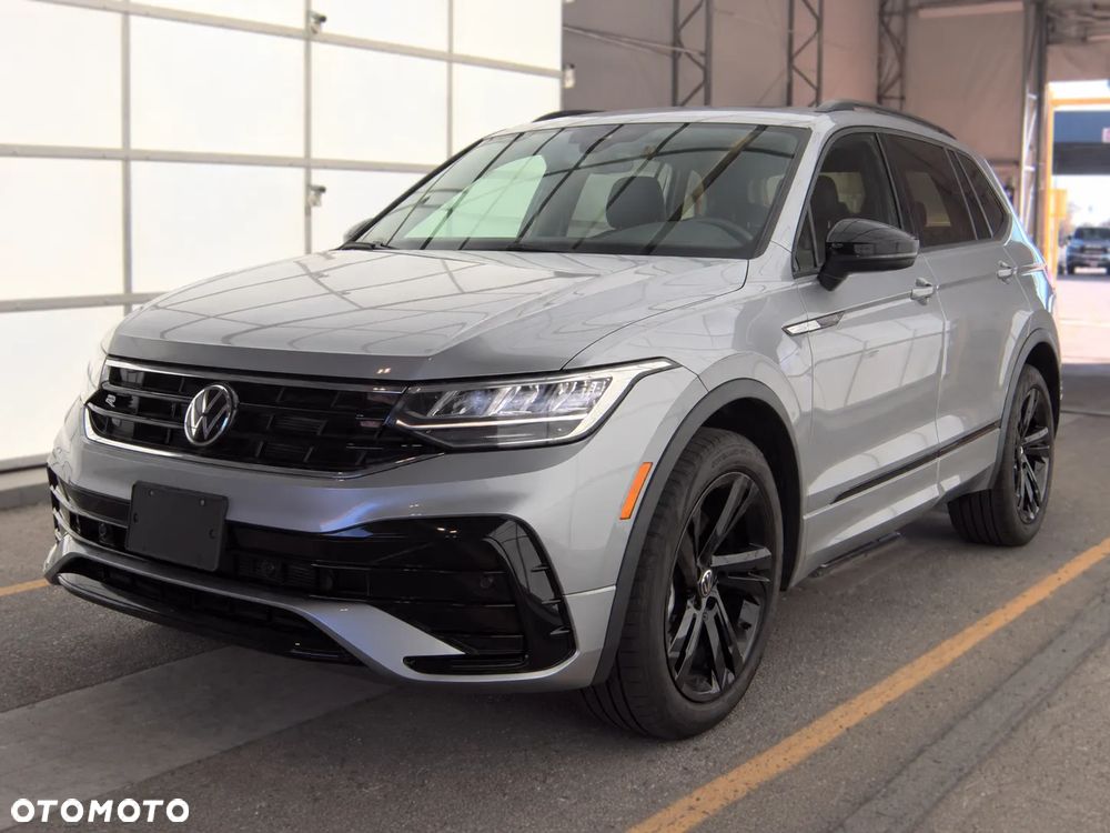 Volkswagen Tiguan - 1