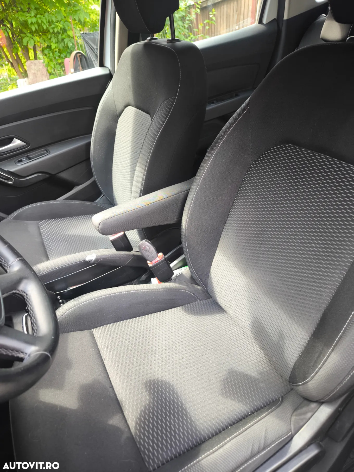 Dacia Duster 1.6 4x2 Laureate - 4