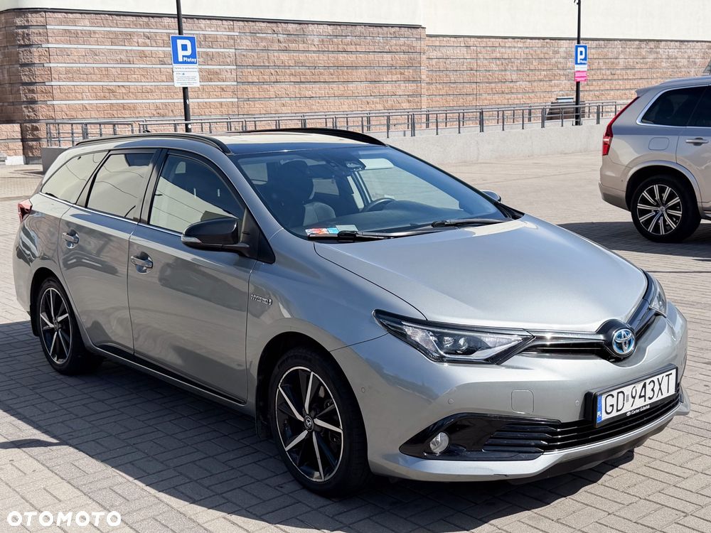 Toyota Auris Hybrid 135 Selection - 28