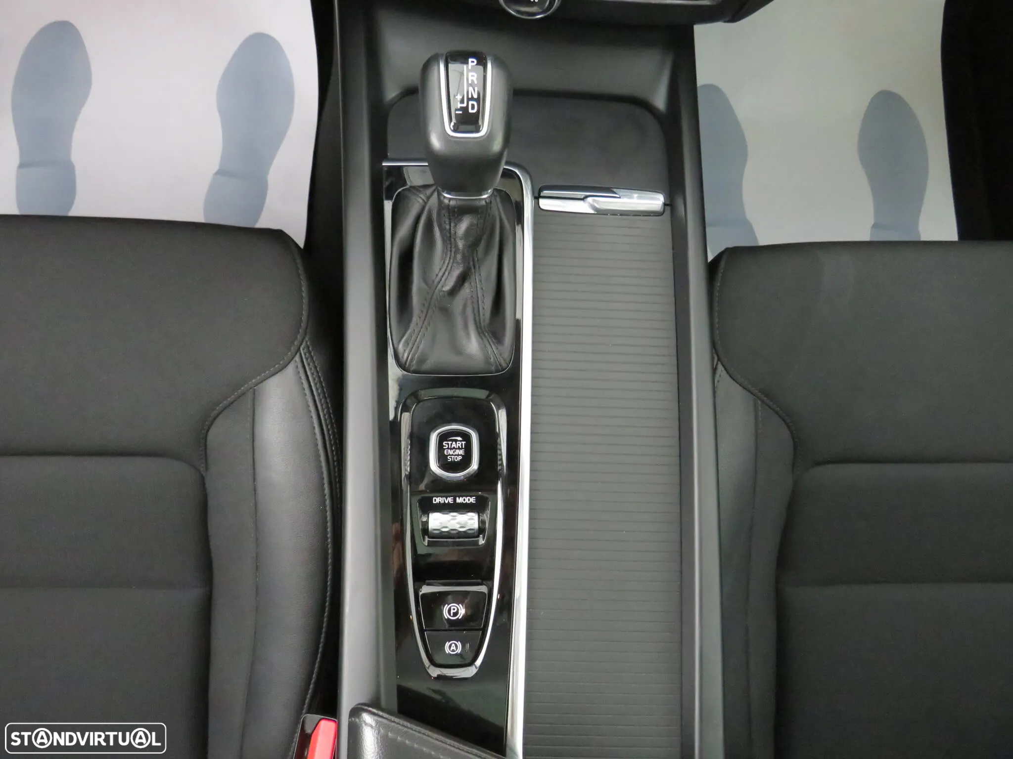 Volvo XC 60 2.0 D4 Momentum Plus Geartronic - 35