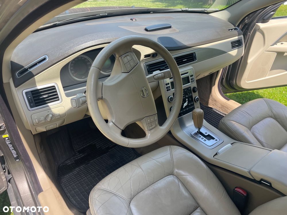 Volvo XC 70 D5 AWD Momentum - 7
