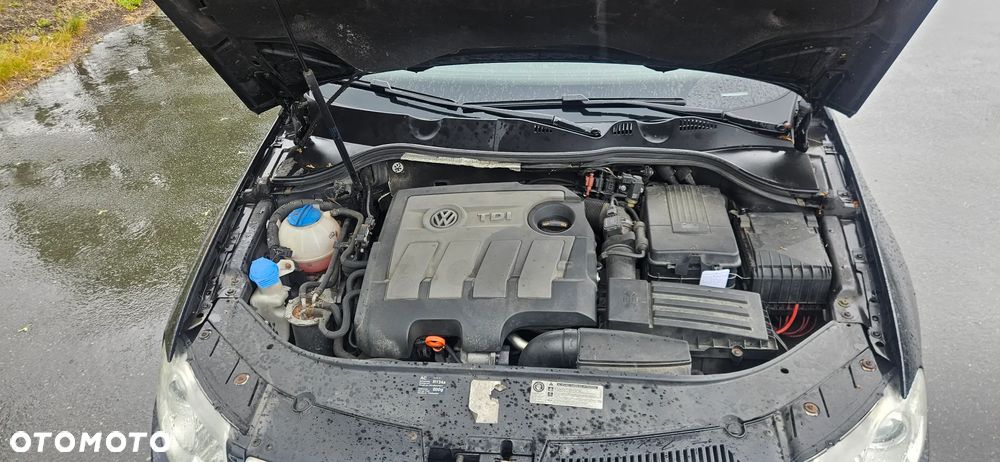 Volkswagen Passat 1.6 TDI DPF BlueMotion Technology Comfortline - 16